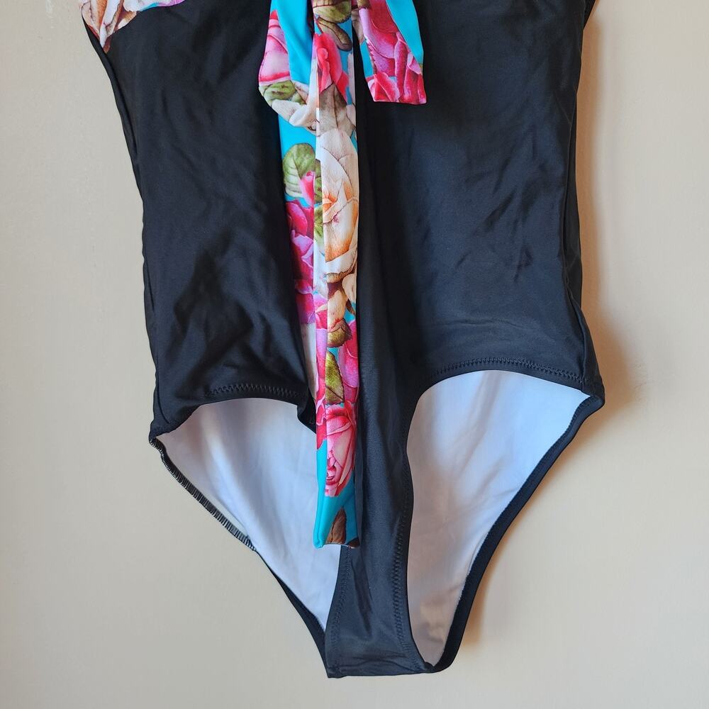 Cupshe Bathing Suit Womens Size Medium One Piece Swim Suit Floral Halter - Picture 3 of 10